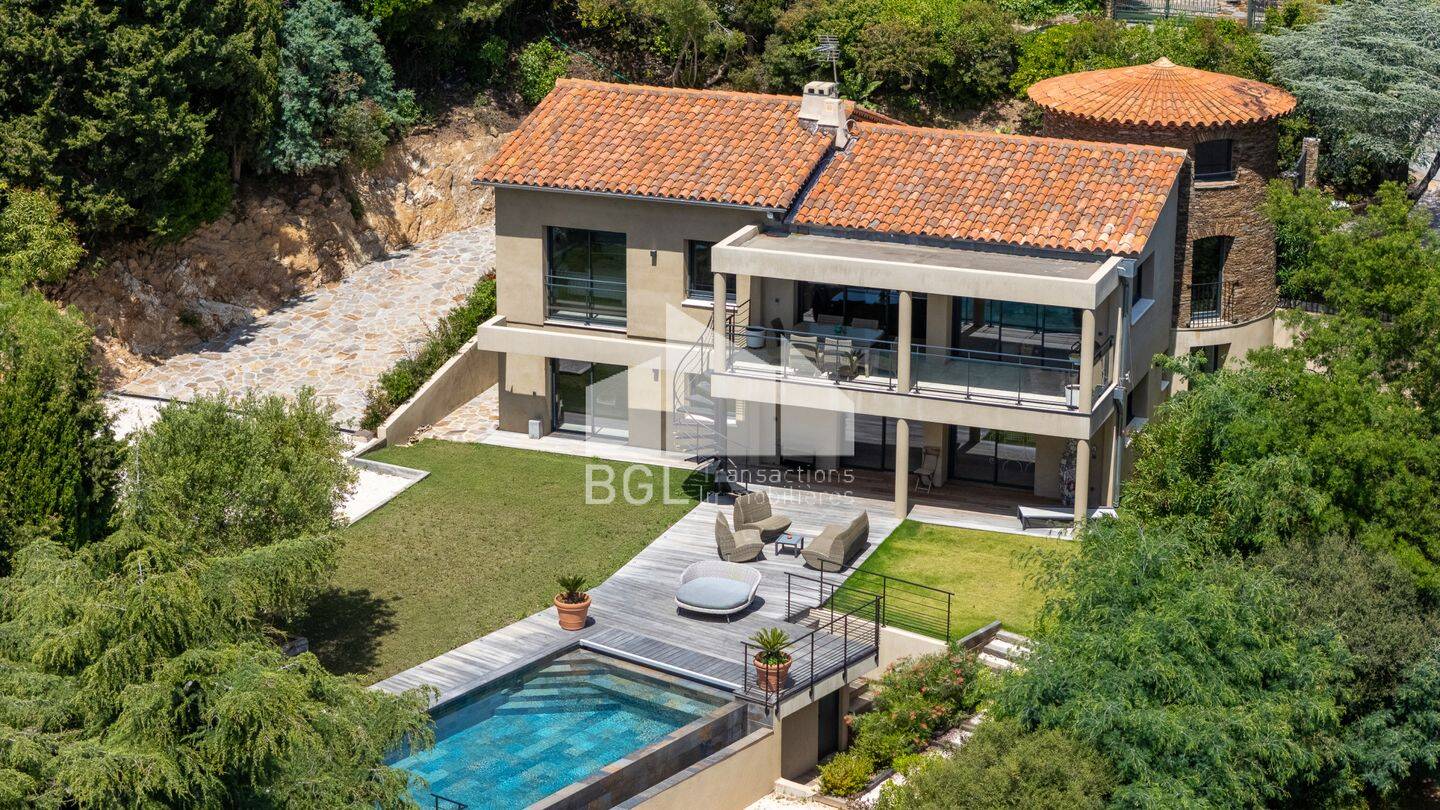 Maison 6 pièces 198 m² · à Le Lavandou · 198 m² · 3 640 000 €