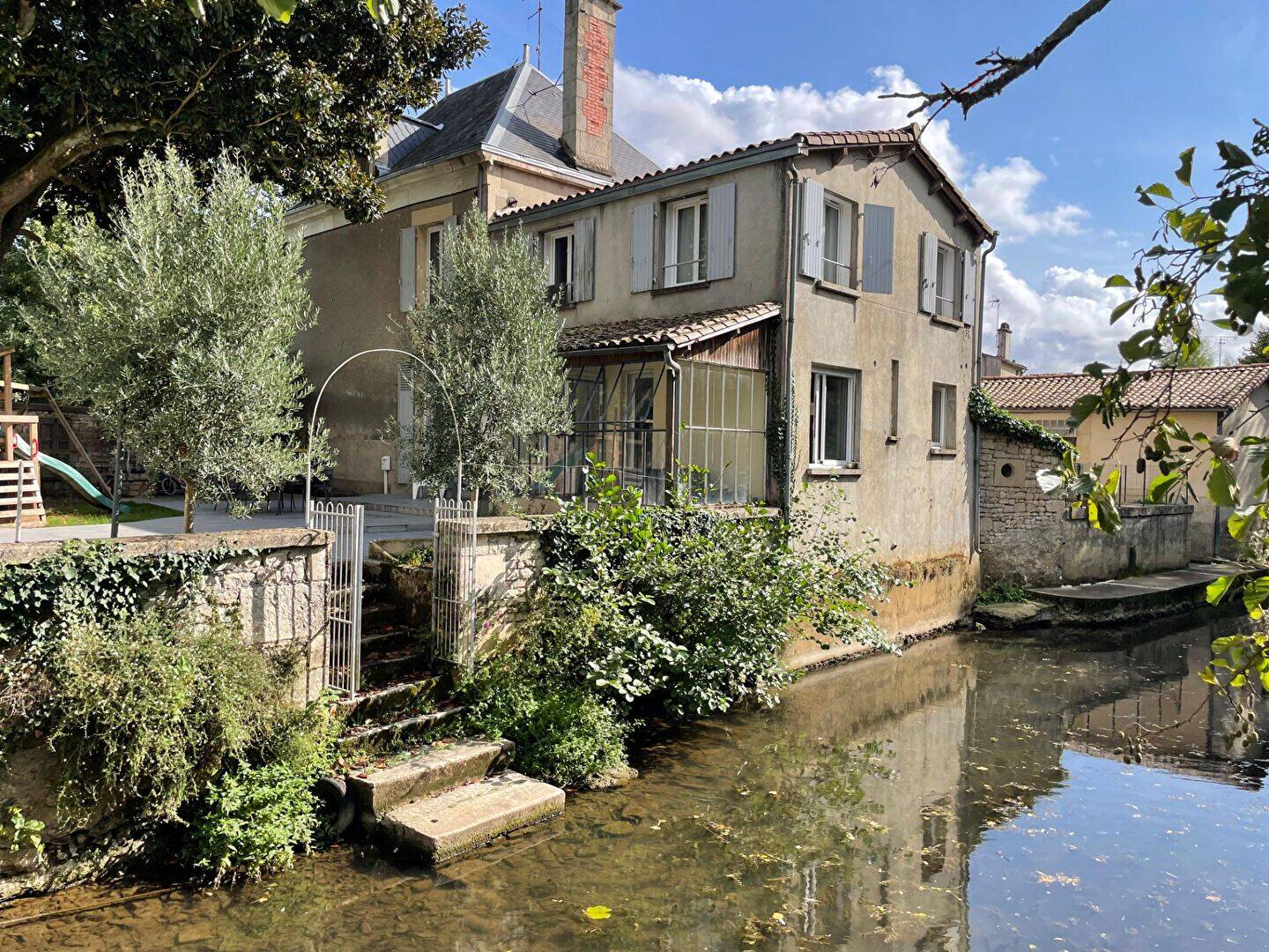 Maison 6 pièces 201 m² · à Échiré · 201 m² · 398 000 €