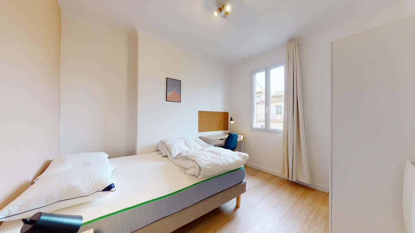 1 pièce 15 m² · à Marseille 1er Arrondissement · 15 m² · 573 €/mois