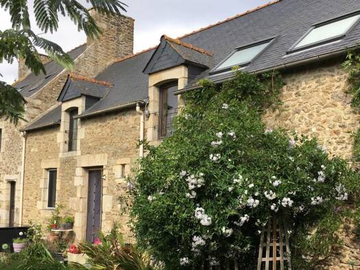 Maison à vendre 395 000 € 9 pièces 4 chambres 265 m² 2 142 m² de terrain Dinan 22100