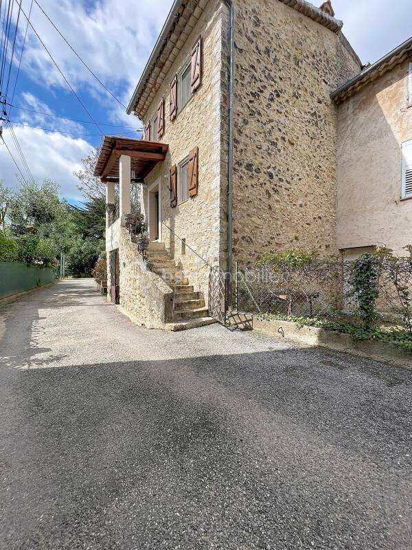 Maison 3 pièces 67 m² · à Roquefort-les-Pins · 66,8 m² · 400 000 €