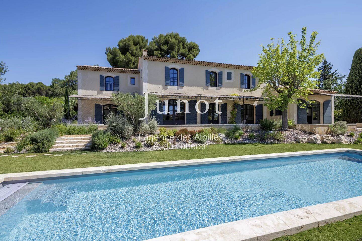 Maison 6 pièces 265 m² · à Maussane-les-Alpilles · 265 m² · 2 950 000 €