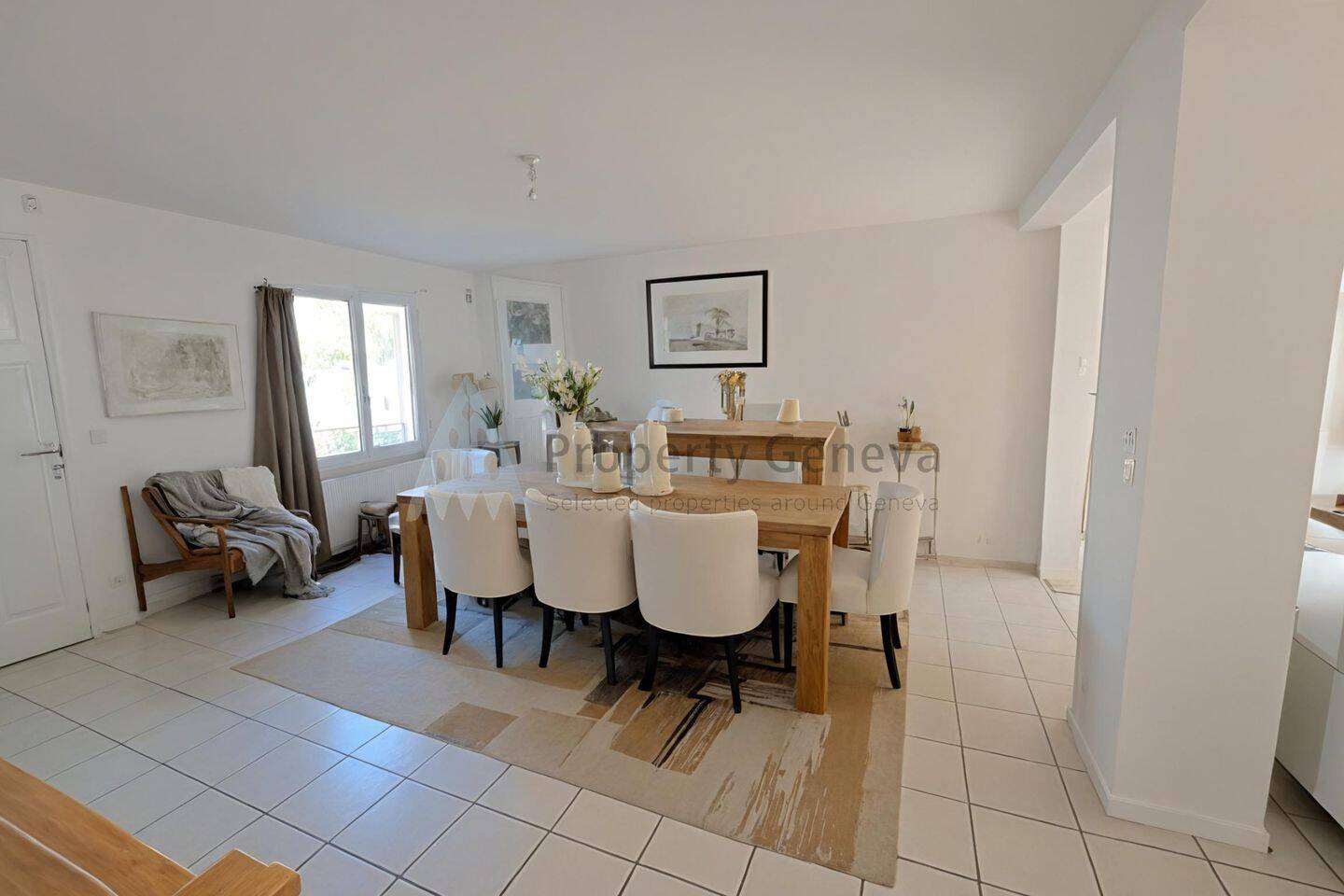 Maison 6 pièces 250 m² · à Ferney-Voltaire · 250 m² · 3 750 €