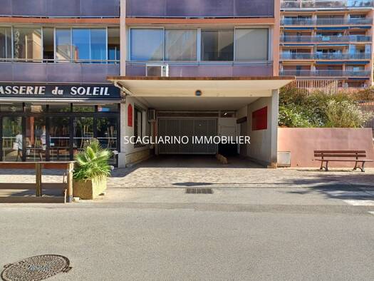 Parking à vendre 75 000 € 14,5 m² Le Lavandou 83980