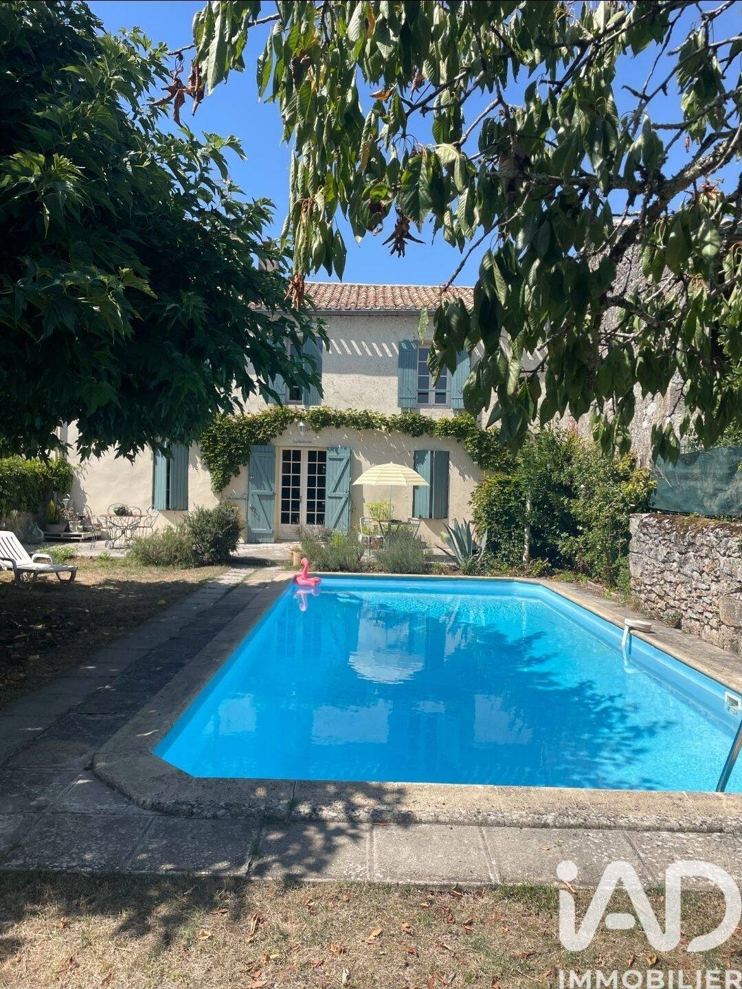 Maison 6 pièces 148 m² · à Gensac · 147,7 m² · 239 000 €