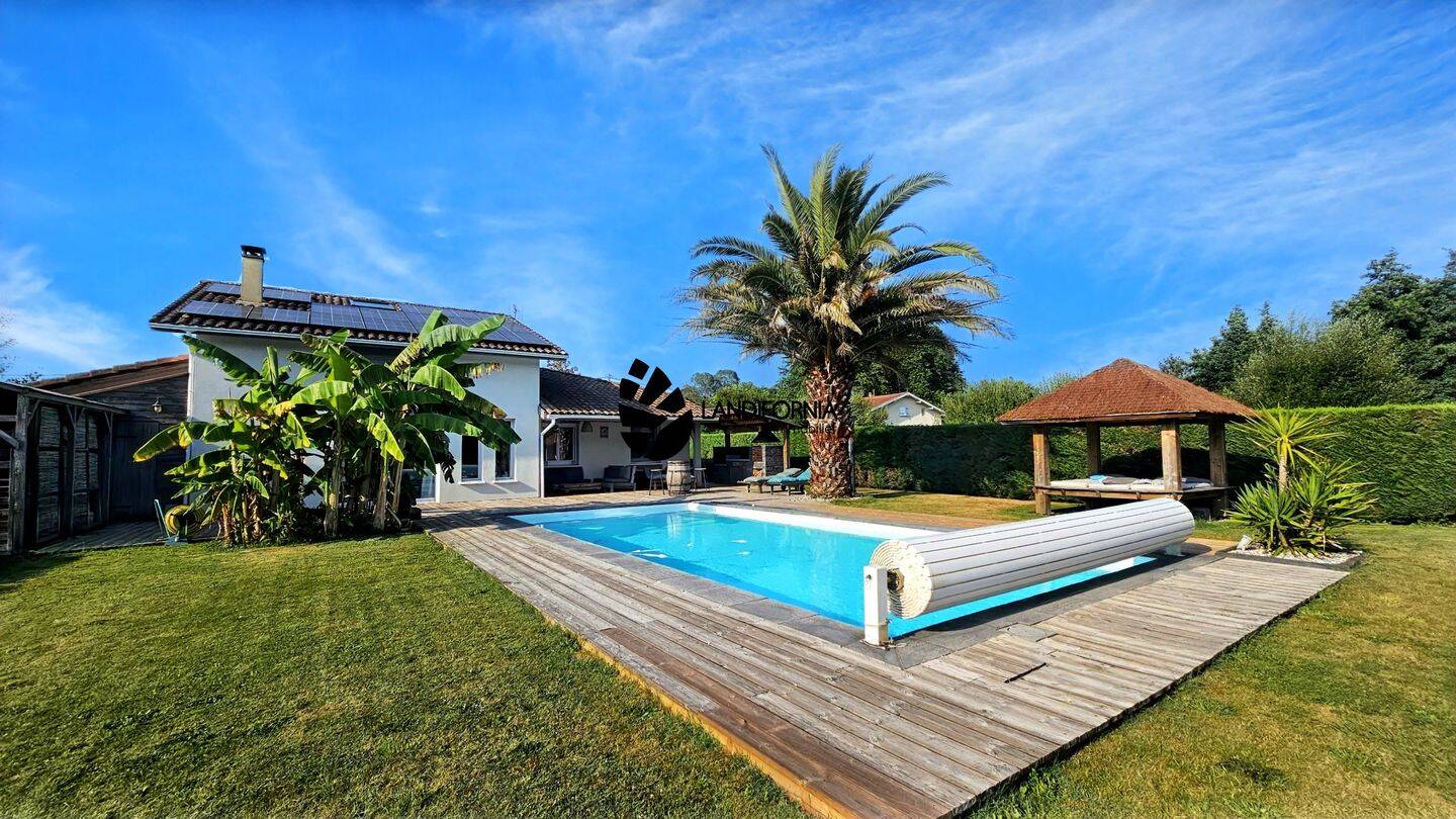 Maison 5 pièces 155 m² · à Tosse · 155 m² · 690 000 €