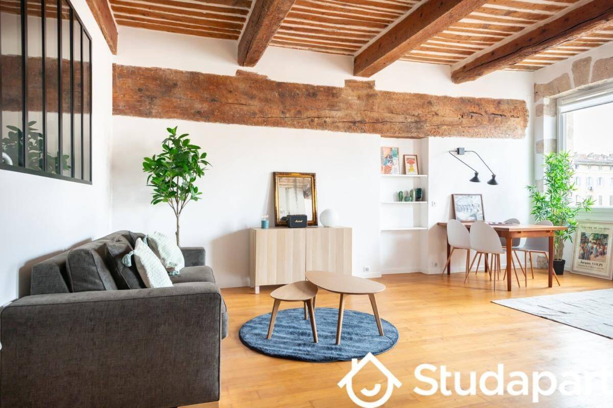 Maison 2 pièces 60 m² · à Marseille 1er Arrondissement · 60 m² · 2 000 €