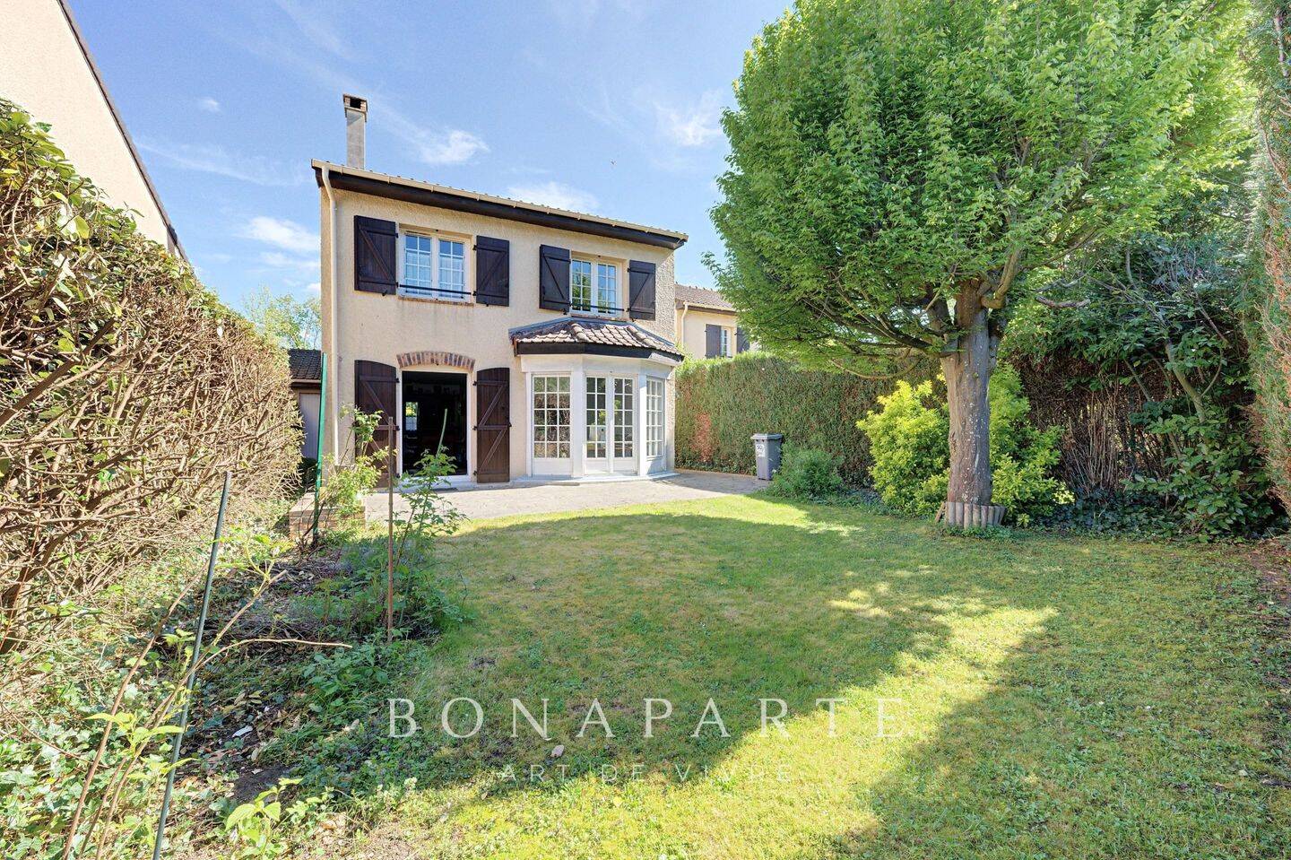 Maison 8 pièces 131 m² · à Les Clayes-sous-Bois · 130,9 m² · 478 000 €