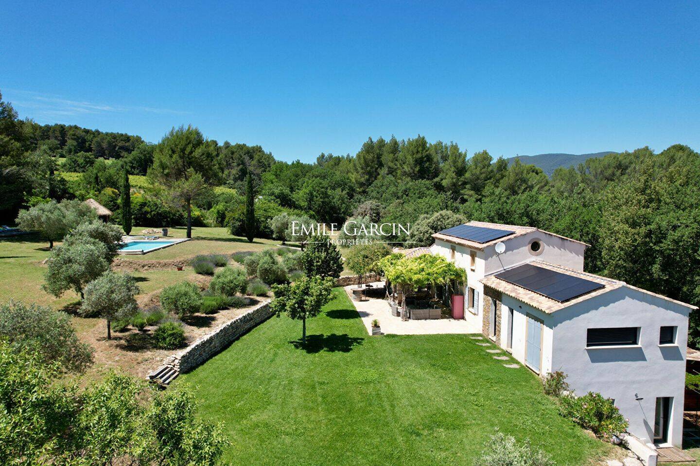 Maison 10 pièces 300 m² · à Cadenet · 300 m² · 1 500 000 €
