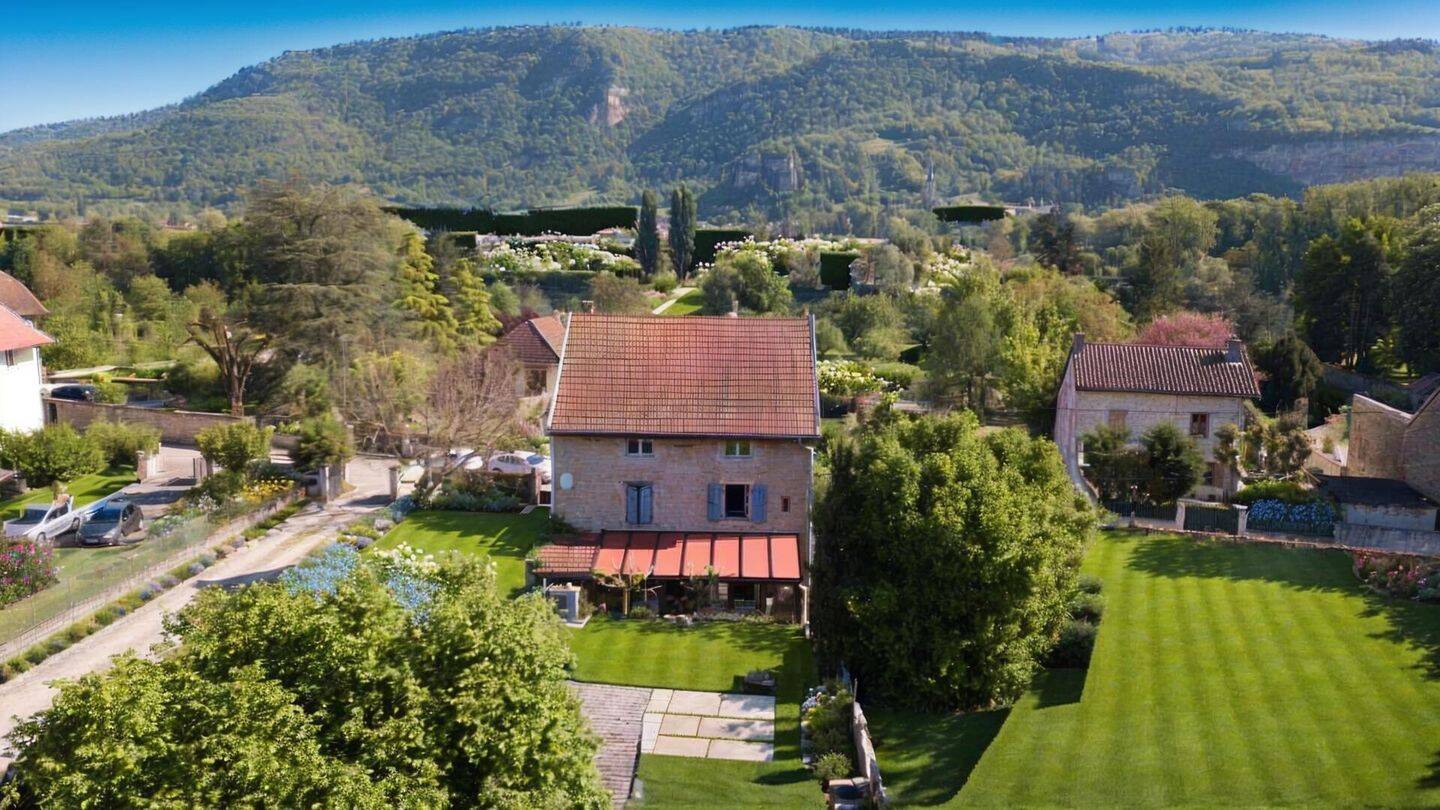 Maison 5 pièces 171 m² · à Vertrieu · 170,9 m² · 349 000 €