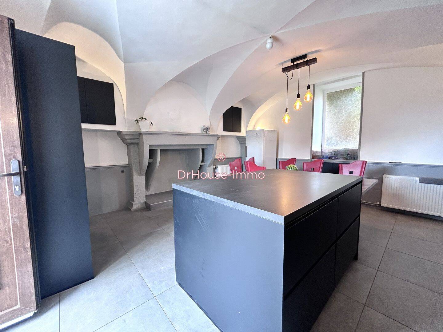 Maison 7 pièces 230 m² · à Sainte-Paule · 230 m² · 420 000 €