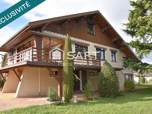 Chalet à vendre 229 000 € 8 pièces 5 chambres 166 m² 1 056 m² de terrain Roiffieux 07100