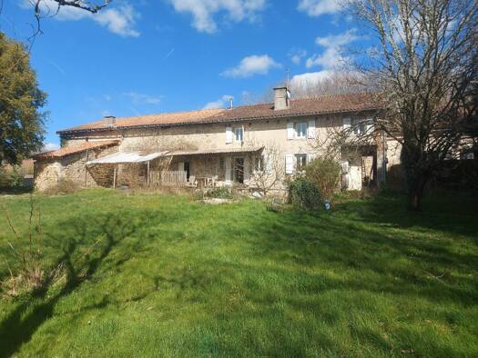 Maison à vendre 199 900 € 5 pièces 3 chambres 230 m² 5 000 m² de terrain Saint-Barthélemy-de-Bussière 24360