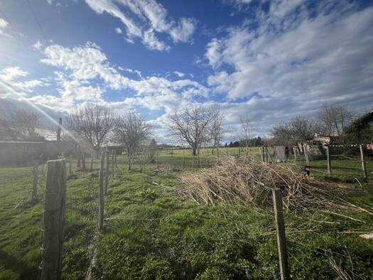 Maison à vendre 86 336 € 3 pièces 2 chambres 66 m² 1 352 m² de terrain Lanouaille 24270