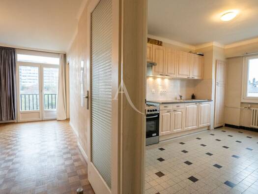 Appartement à vendre 350 000 € 3 pièces 2 chambres 82 m² Étage 5/6 Sud Ouest Saint-Julien-en-Genevois 74160