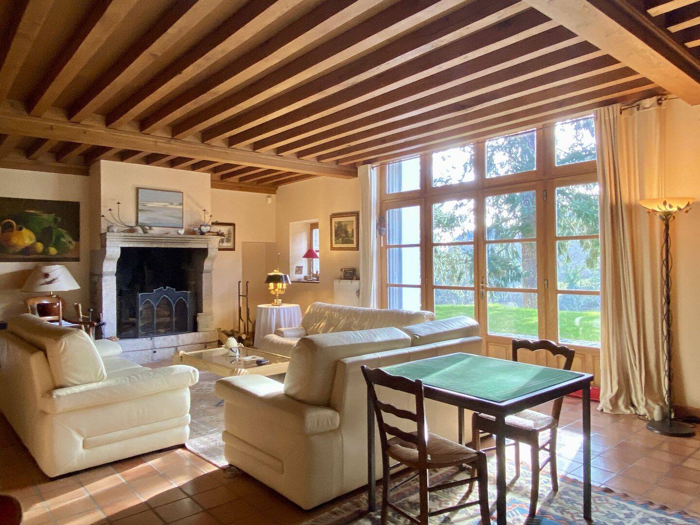 Maison 12 pièces 350 m² · à Ambierle · 350 m² · 890 000 €