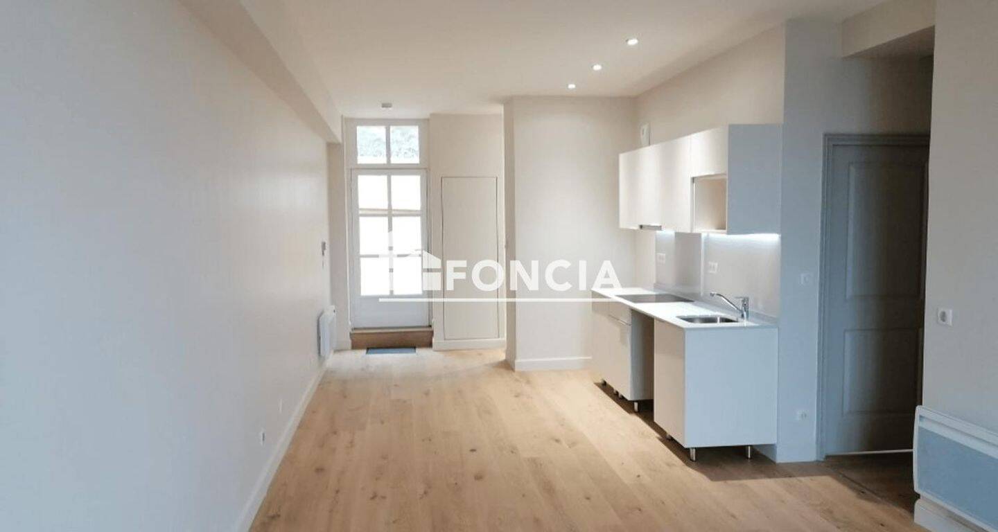 Appartement 3 pièces 71 m² · à Bougival · 70,9 m² · 1 400 €