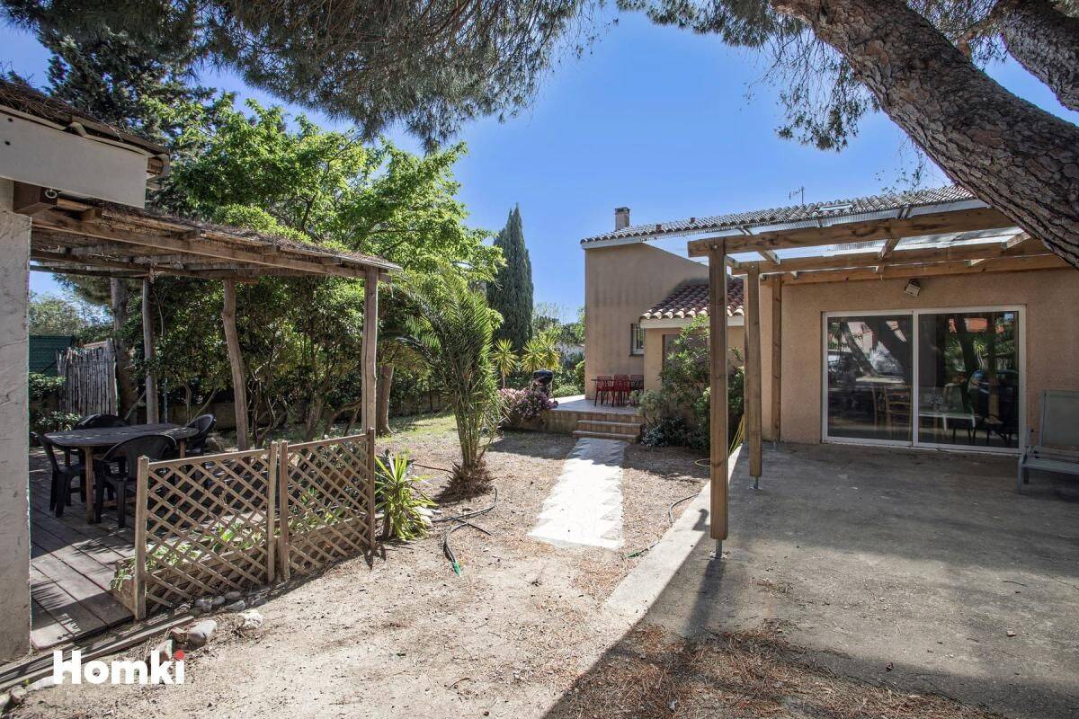 Maison 9 pièces 234 m² · à Saint-Cyprien · 234 m² · 521 900 €