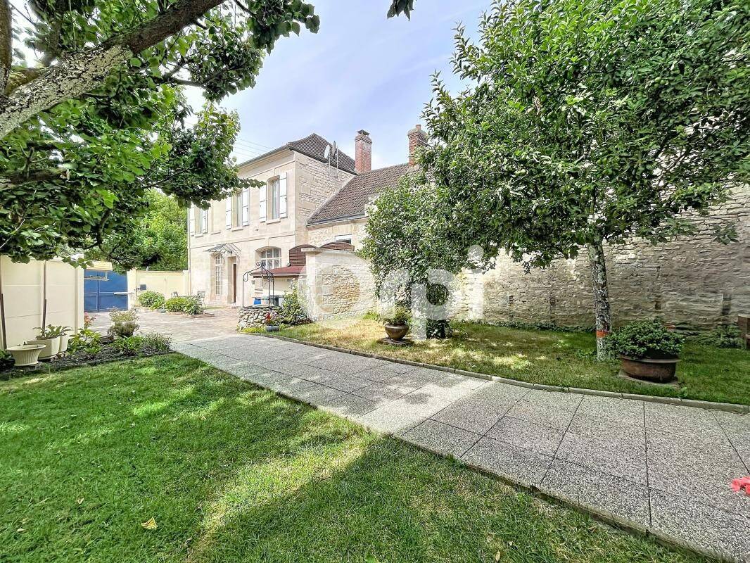 Maison 6 pièces 122 m² · à Bury · 122 m² · 287 000 €