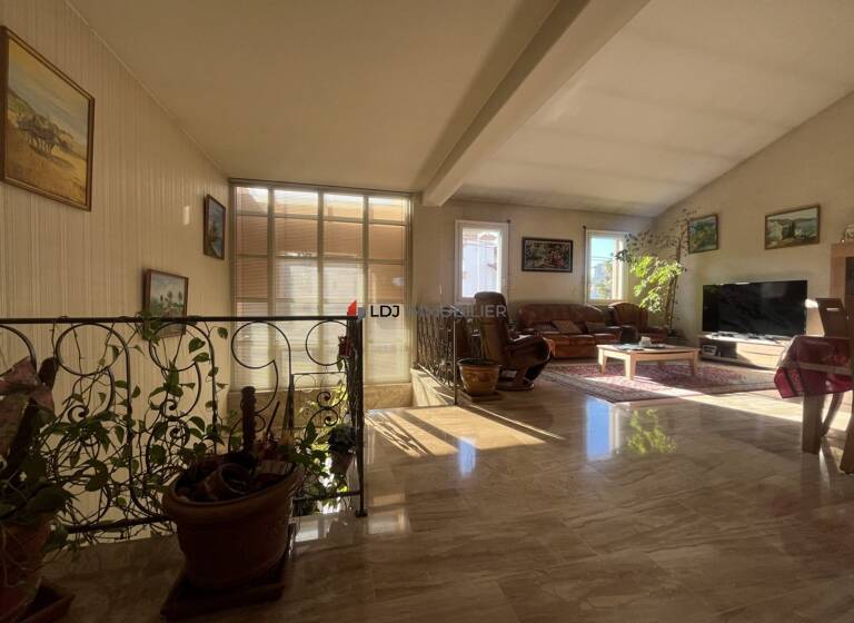 Maison à vendre 325 000 € 5 pièces 3<br/>chambres 211,3 m²<br/>superficie Saint Assiscle-Mailloles Perpignan 66000