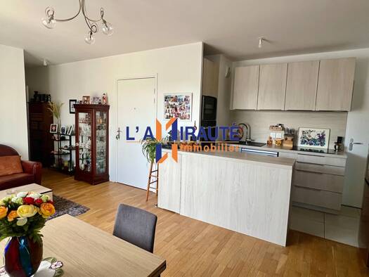 Appartement à vendre 385 000 € 3 pièces 2 chambres 61 m² Étage 3/3 Main de Fer Houilles 78800