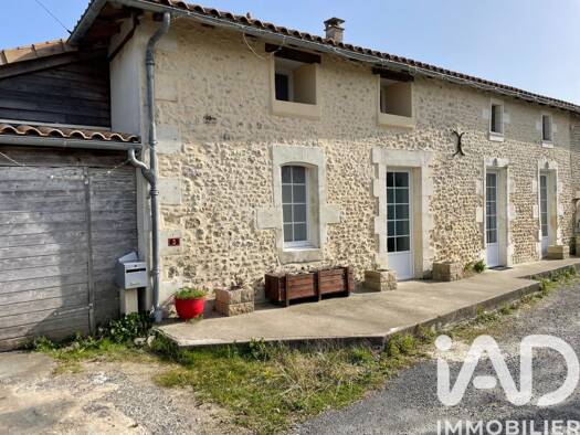 Maison à vendre 208 000 € 6 pièces 3 chambres 151 m² 642 m² de terrain Mérignac 17210