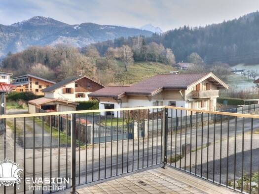 Appartement à louer 1 288 € 4 pièces 3 chambres 91,5 m² Étage 1/2 Domancy 74700