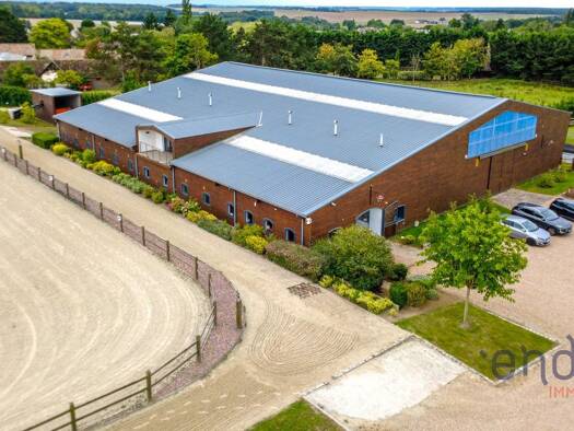 Ferme équestre à vendre 2 470 000 € 250 m² 22 000 m² de terrain Pacy-sur-Eure 27120