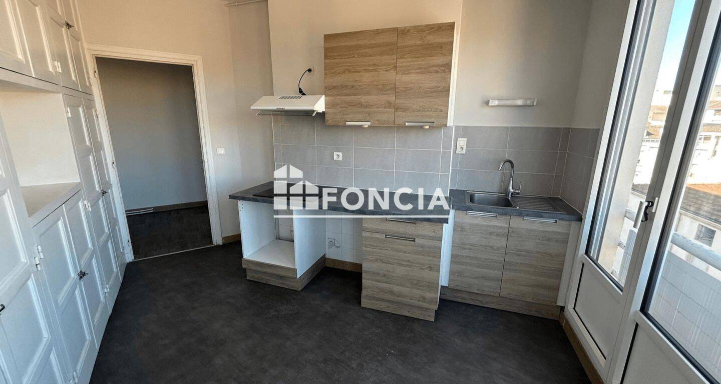Appartement 4 pièces 82 m² · à Roanne · 81,6 m² · 760 €/mois