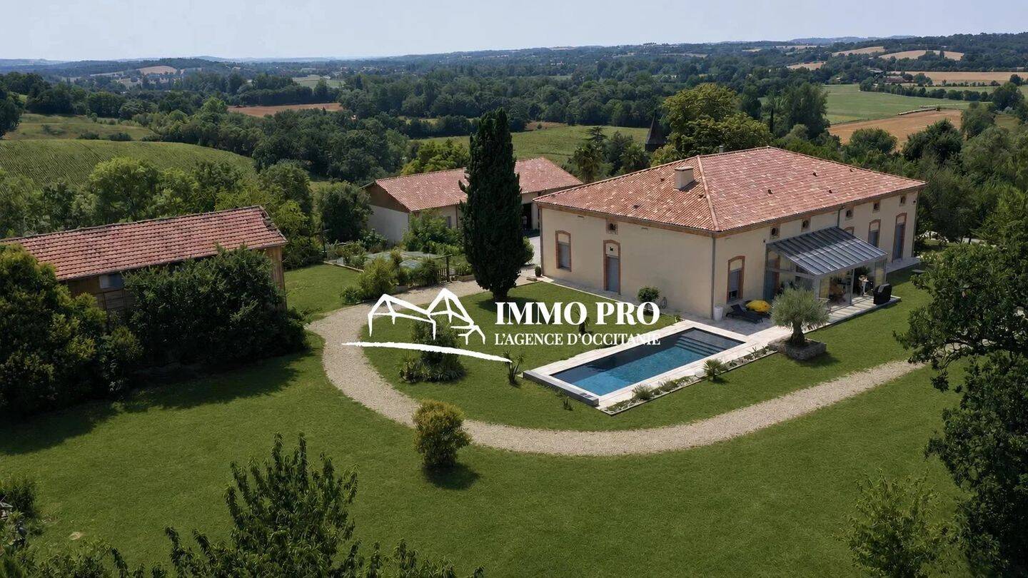 Maison 12 pièces 320 m² · à L'Isle-Jourdain · 320 m² · 1 345 000 €
