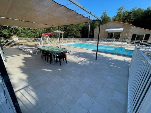 Maison à louer 1 200 € 6 pièces 4 chambres 146 m² 23 000 m² de terrain Corneilla-de-Conflent 66820