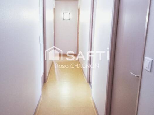 Local commercial à vendre 240 843 € 377 m² de surface de vente La Châtaigneraie 85120