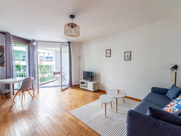 Appartement à louer 1 280 € 1 pièce 35 m² 3ème étage Colombiers Issy-les-Moulineaux 92130
