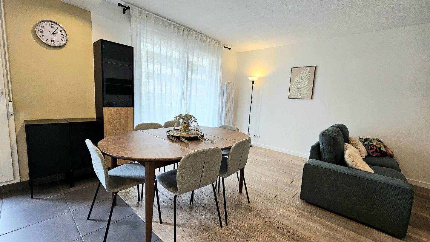 3 pièces 70 m² · à Villeurbanne · 70 m² · 2 100 €