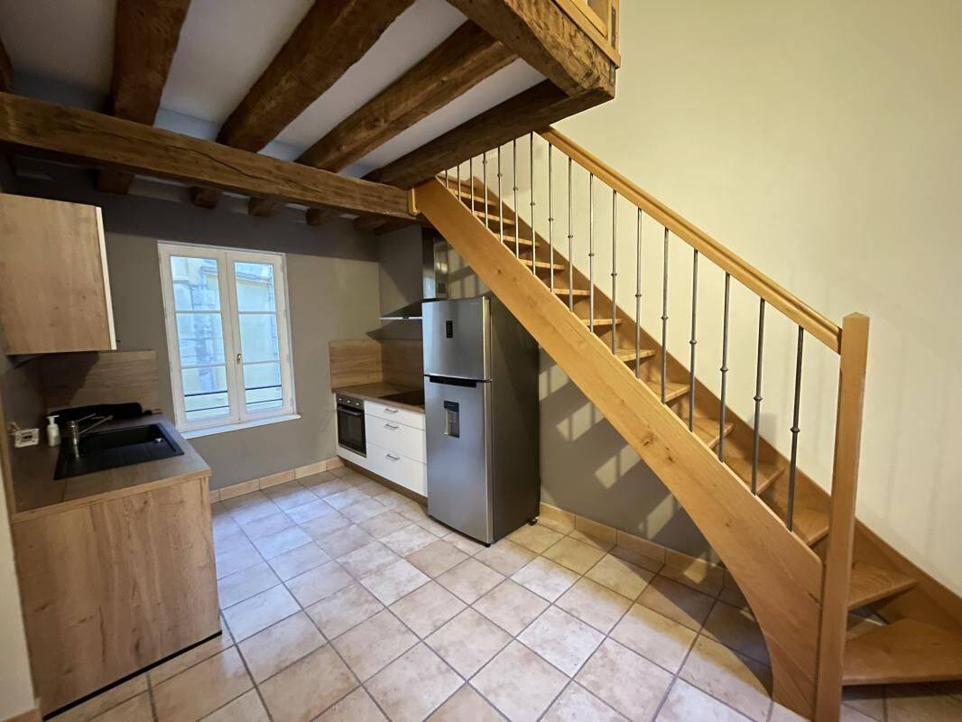 Appartement 3 pièces 81 m² · à Chalon-sur-Saône · 81 m² · 825 €