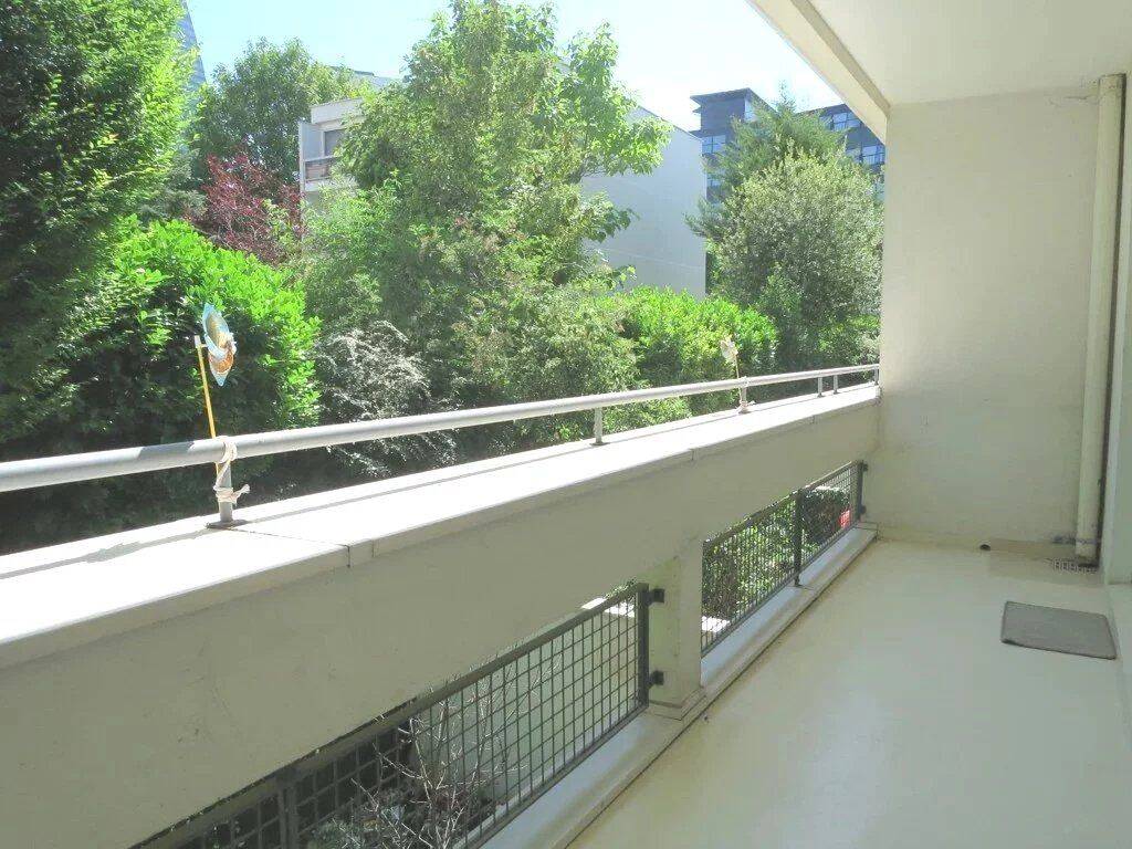 Appartement 4 pièces 82 m² · à Courbevoie · 81,6 m² · 2 115 €/mois