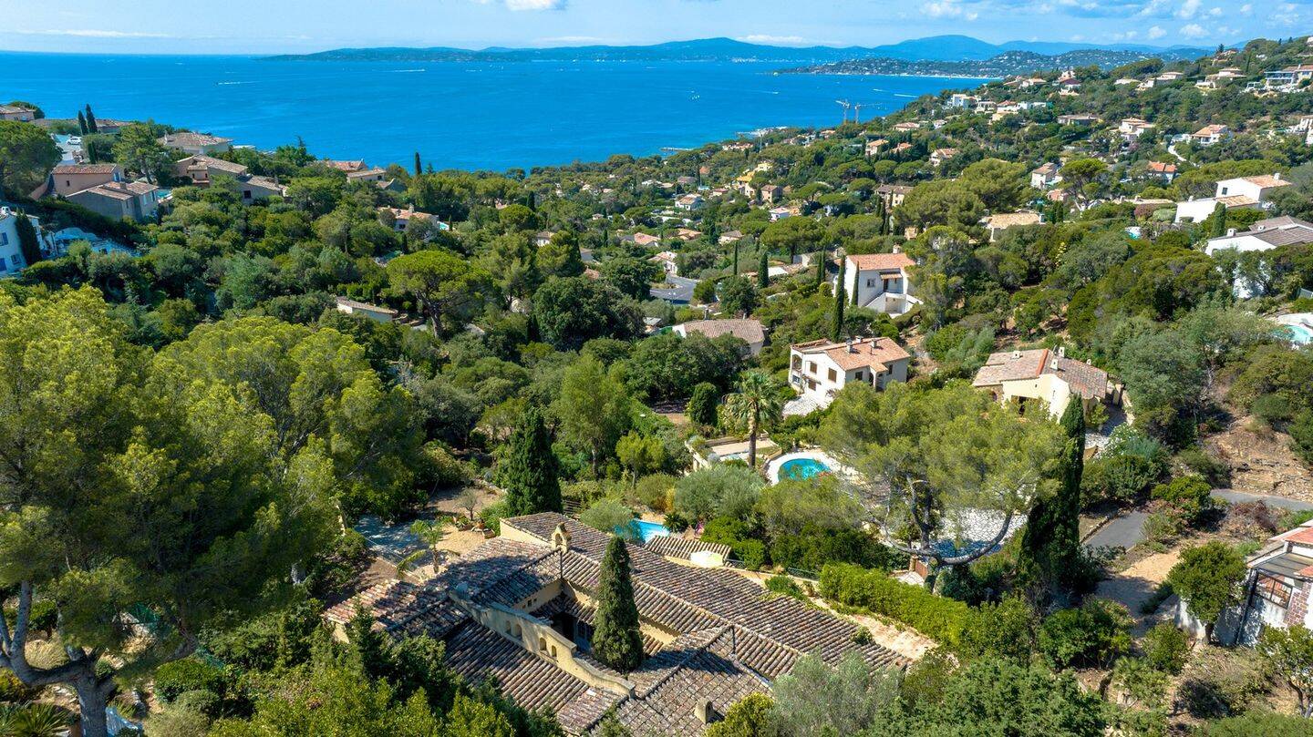 Maison 10 pièces 275 m² · à Roquebrune-sur-Argens · 275 m² · 1 690 000 €