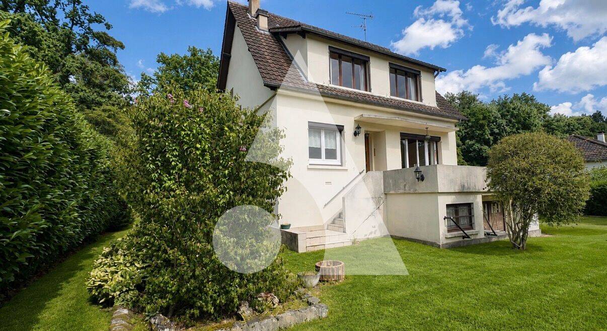 Maison 5 pièces 102 m² · à Saint-Sébastien-de-Morsent · 102 m² · 195 000 €