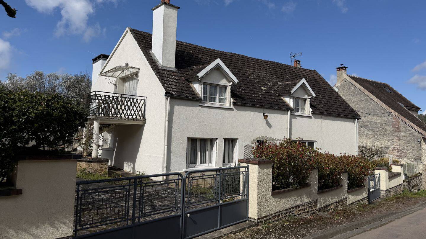 Maison 6 pièces 158 m² · à Asquins · 158 m² · 208 650 €