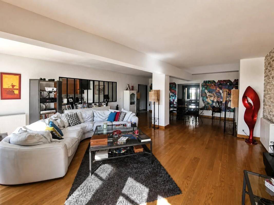 Appartement 6 pièces 180 m² · à Épernon · 180 m² · 410 000 €