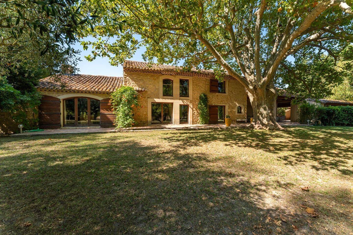 Maison 7 pièces 201 m² · à Sarrians · 201 m² · 960 000 €