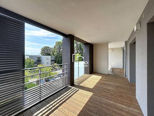 Appartement à vendre 474 000 € 3 pièces 2 chambres 65 m² Étage 1/2 Centre Divonne-les-Bains 01220