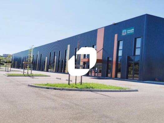 Local d'activités à louer 21 438 € 2 651 m² d'espace de stockage divisible Les-Armieres le Mas de la-Raz Villefontaine 38090