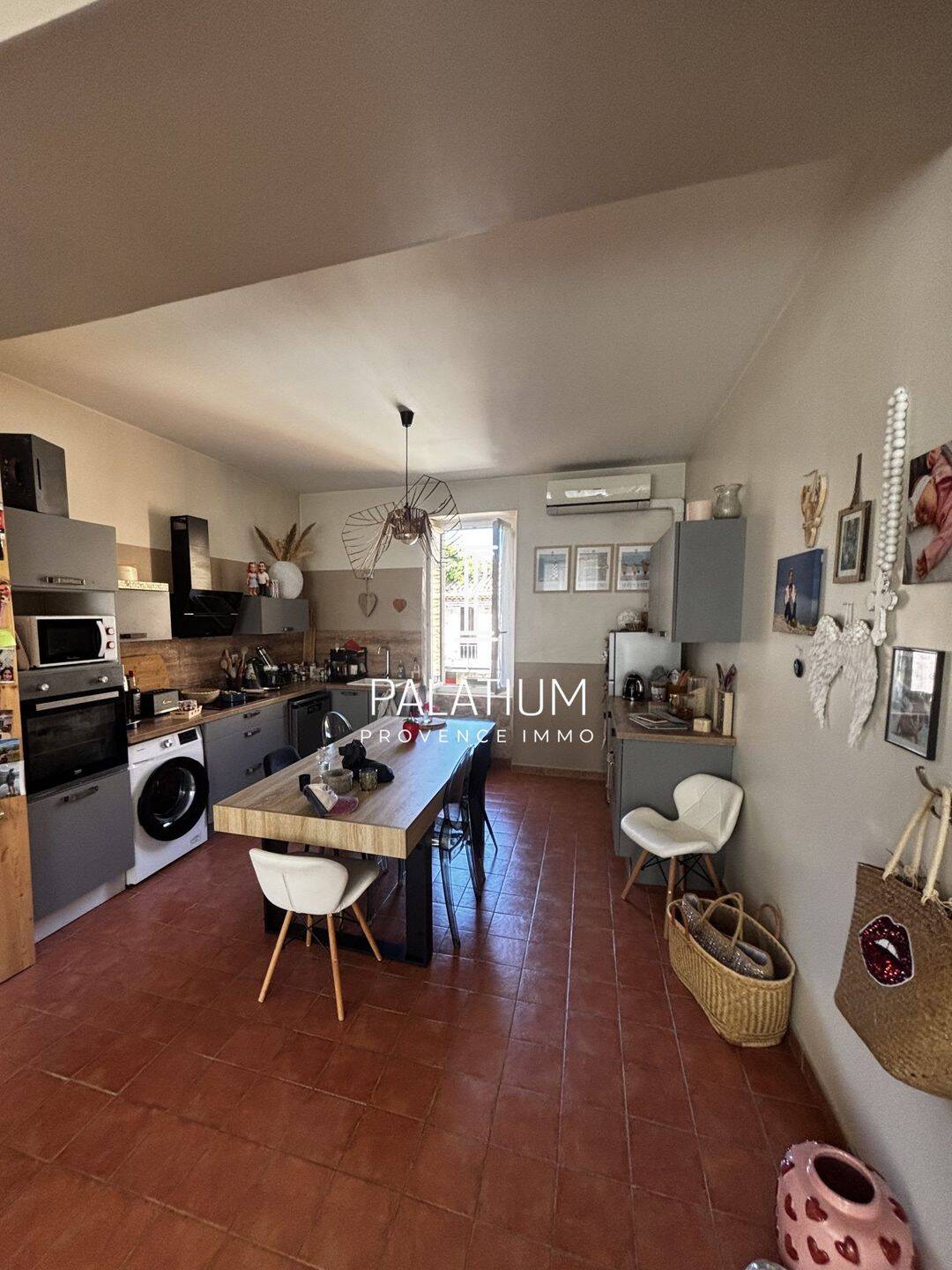 Appartement 3 pièces 74 m² · à Salon-de-Provence · 74,2 m² · 1 250 €