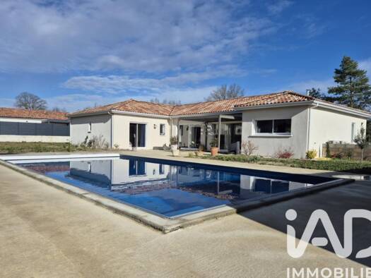 Maison de plain-pied à vendre 499 000 € 7 pièces 4 chambres 204,1 m² 2 443 m² de terrain Les Monges-Le Corporal Castres 81100