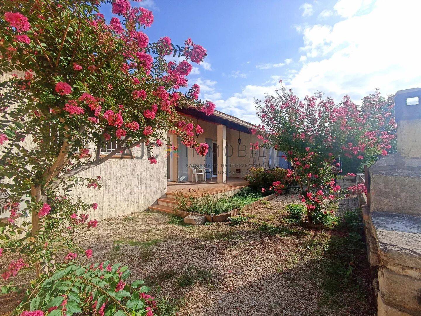 Maison 4 pièces 102 m² · à Saint-Rémy-de-Provence · 102 m² · 1 295 €/mois