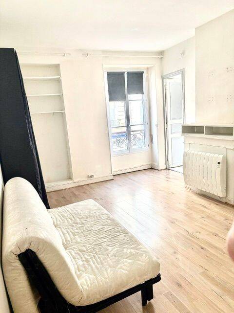 Appartement 1 pièce 24 m² · à Paris 15ème Arrondissement · 23,5 m² · 940 €