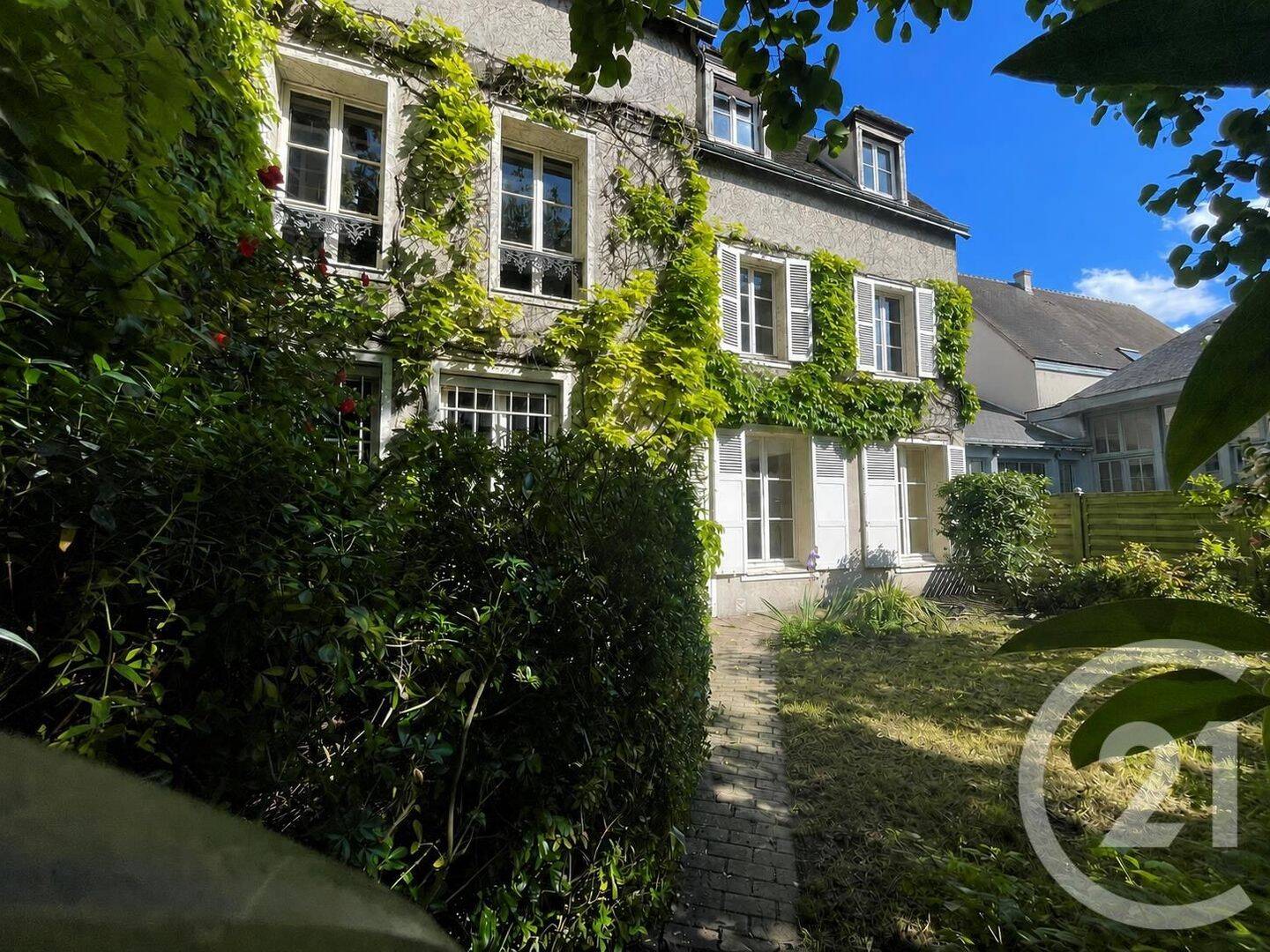 Maison 9 pièces 360 m² · à Chartres · 360 m² · 624 900 €