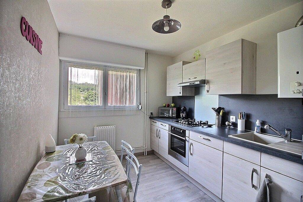Appartement 3 pièces 63 m² · à Le Creusot · 62,8 m² · 70 000 €