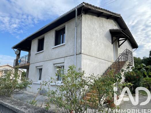 Maison à vendre 224 000 € 7 pièces 4 chambres 152 m² 897 m² de terrain Nord Est Roussillon 38150